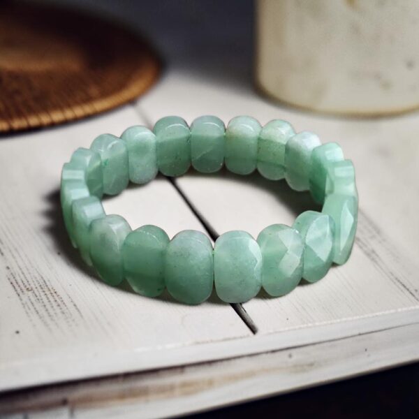Green Aventurine Oval Faceted Crystal Bracelet (1)