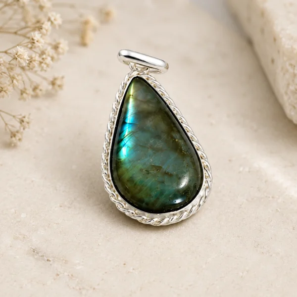 Labradorite Pendant-01 Labradorite Pendant-01